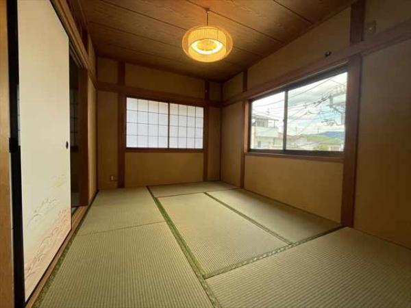 八尾木5丁目ガレージ付き戸建て