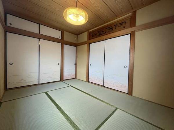 八尾木5丁目ガレージ付き戸建て