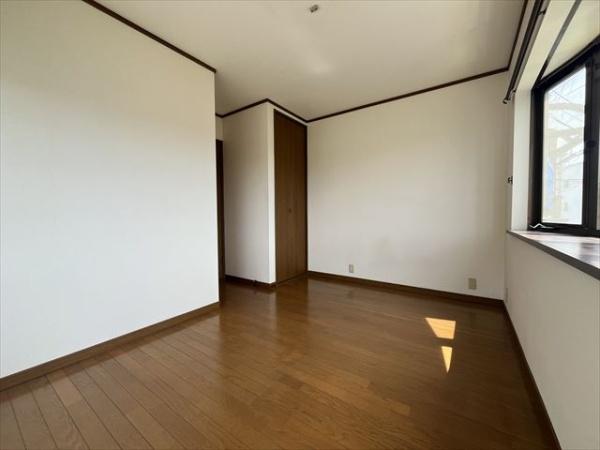 八尾木5丁目ガレージ付き戸建て