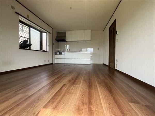 八尾木5丁目ガレージ付き戸建て