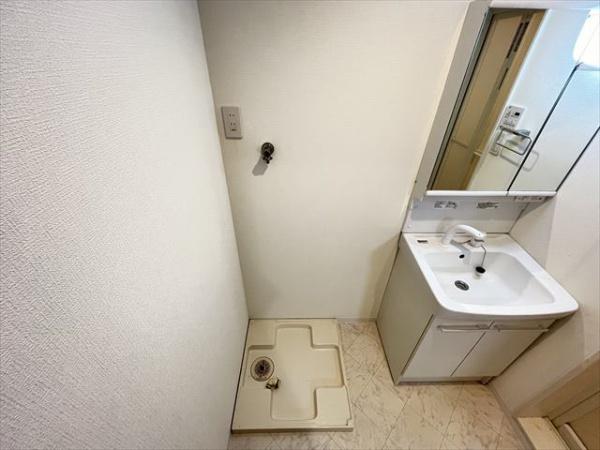 ブラインドアリー東本町