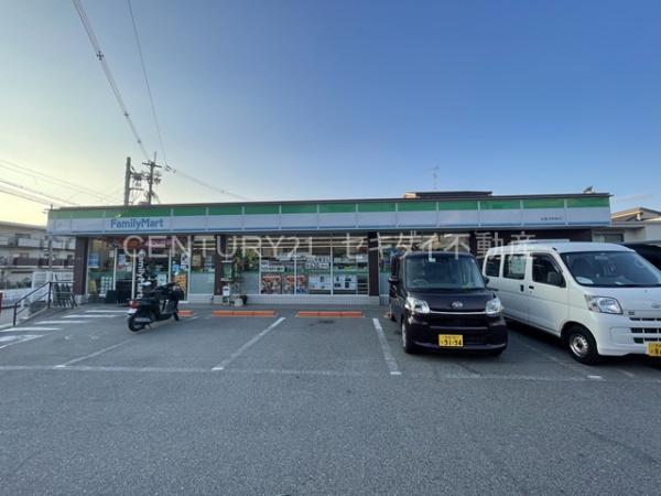 イングランドアヴェニュー1番館(ファミリーマート法善寺駅東店)