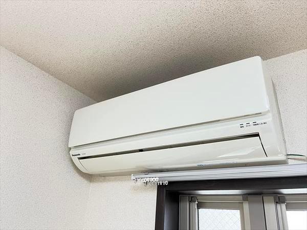 アクイラ