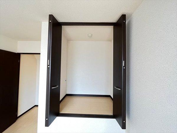 アクイラ
