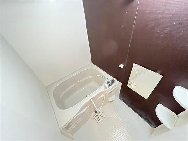 アクイラ