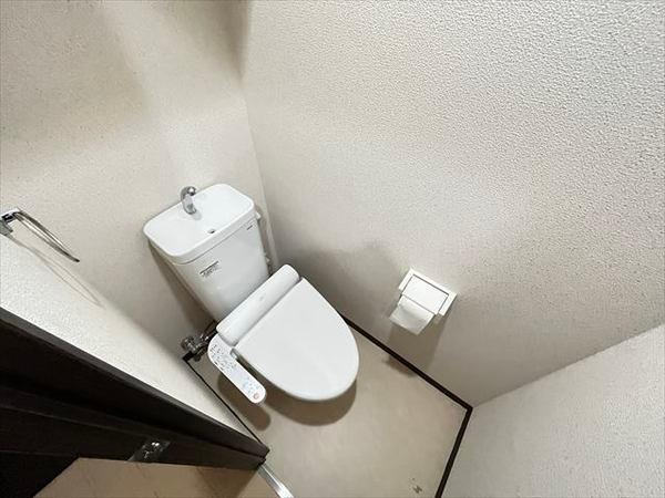 アクイラ