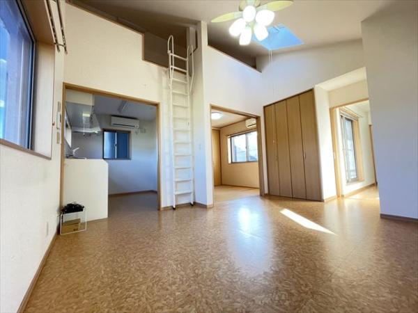福万寺町南4丁目ガレージ付き戸建て
