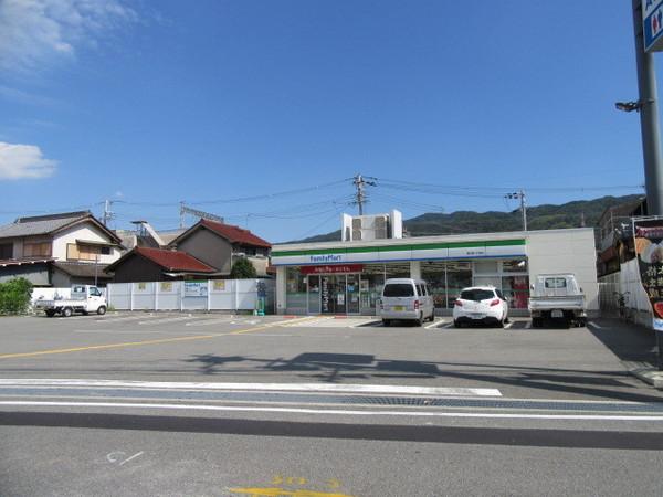 松岡マンション(ファミリーマート曙川東一丁目店)