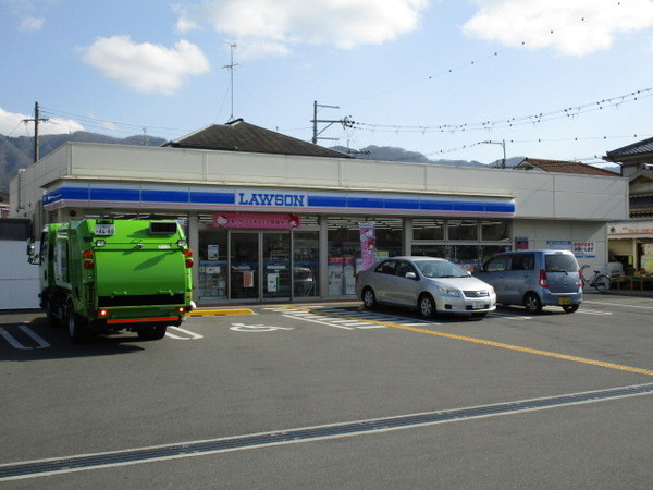 エスポワール高安(ローソン八尾山本高安町二丁目店)