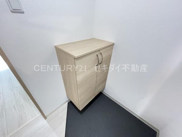 バッジ　トモイ　エスト4