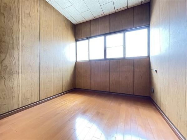 春日町4丁目貸家