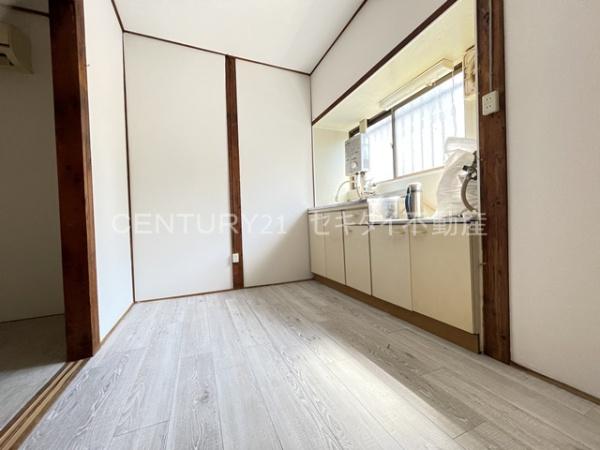 明美町2丁目平屋