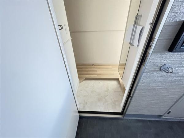 パルテール八尾(玄関)