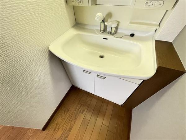志紀町西4丁目戸建て