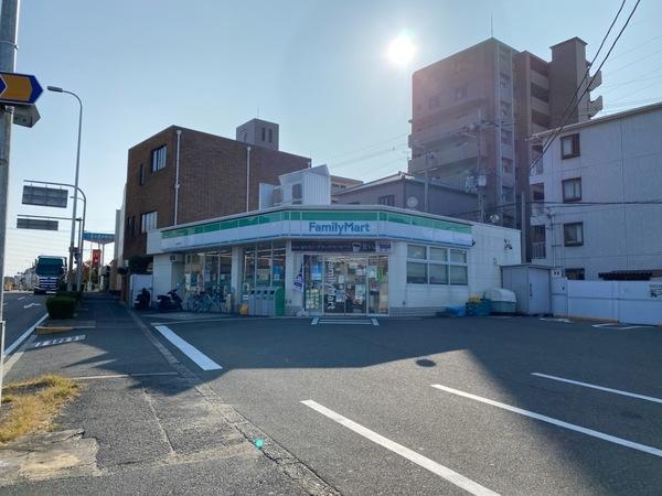 ラフィーネKAWASAKI(ファミリーマート八尾高安町店)