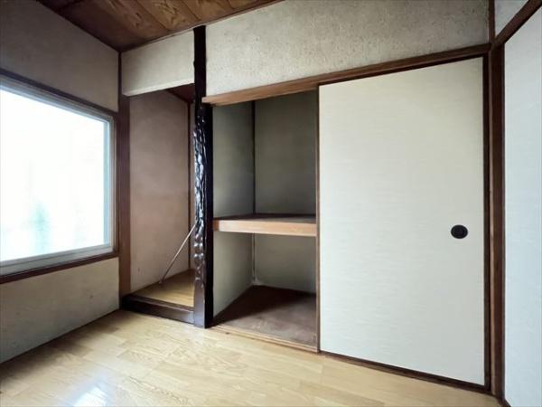 山城町3丁目貸家