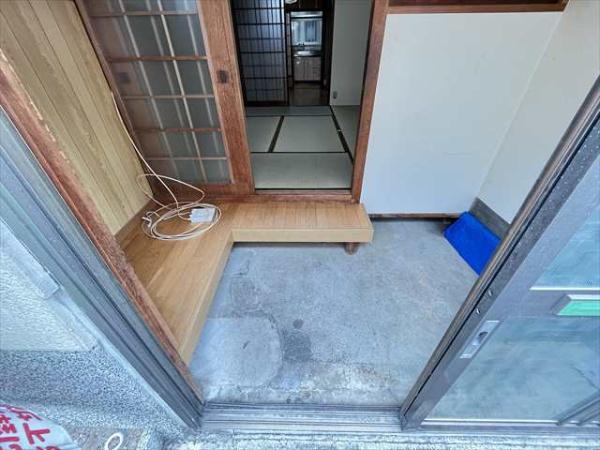 山城町3丁目貸家