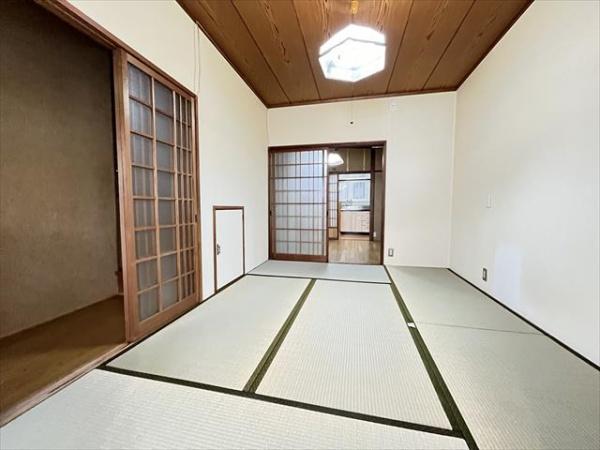 山城町3丁目貸家