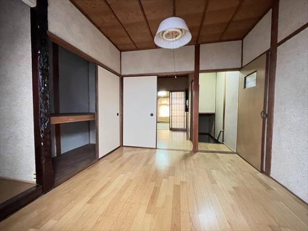 山城町3丁目貸家