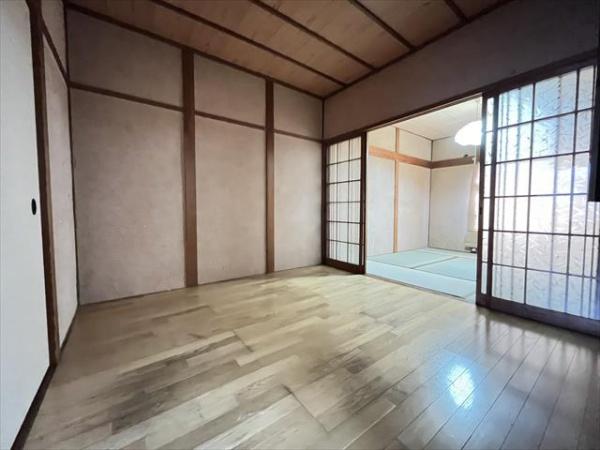 山城町3丁目貸家