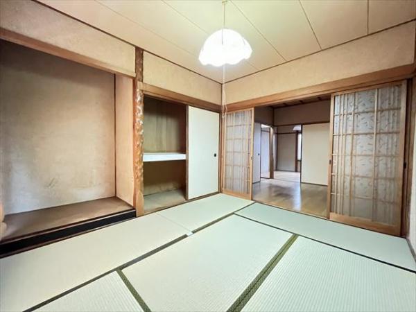 山城町3丁目貸家