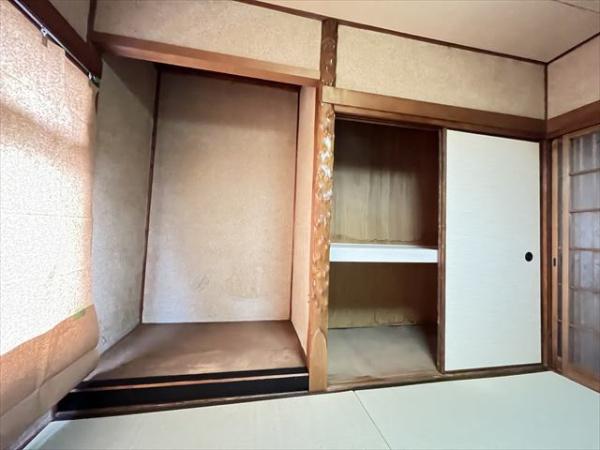 山城町3丁目貸家