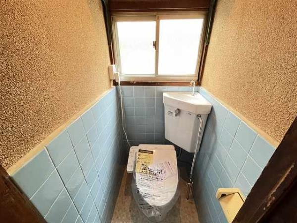 山城町3丁目貸家