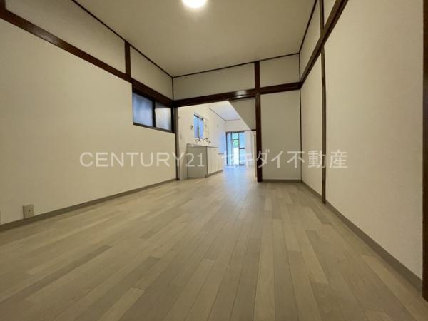萱振町2丁目貸家