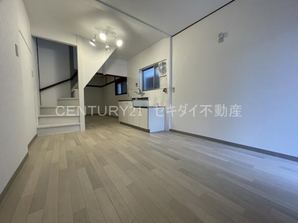 萱振町2丁目貸家