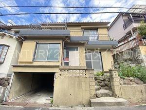 恩智北町4丁目ガレージ付き戸建て