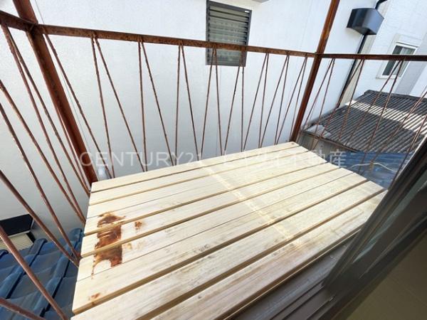 ロッヂｍ東山本新町6丁目貸家