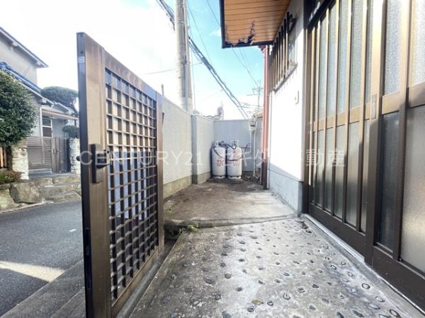 大県4丁目貸家