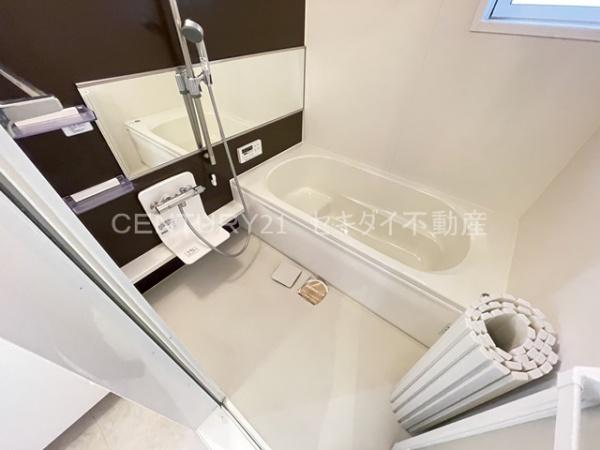 Ｌｕｍｉｅ　Ｃｏｕｒｔ