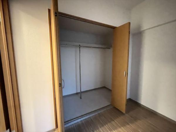 八尾市南植松町４丁目のマンション