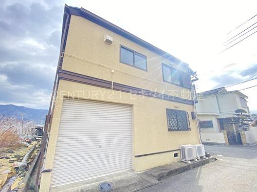 東山本町戸建て（車庫付き）