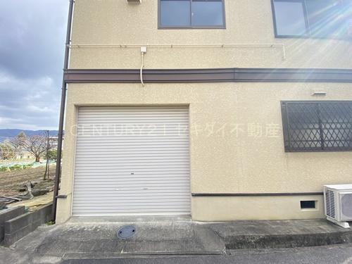 東山本町戸建て（車庫付き）