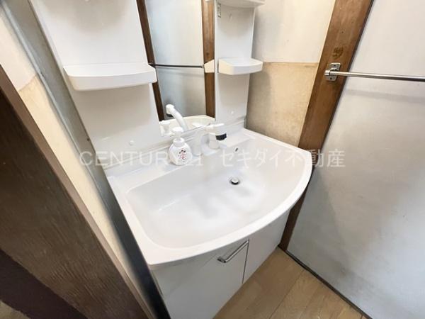 高安町北5丁目テラスハウス