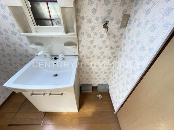 明美町2丁目平屋