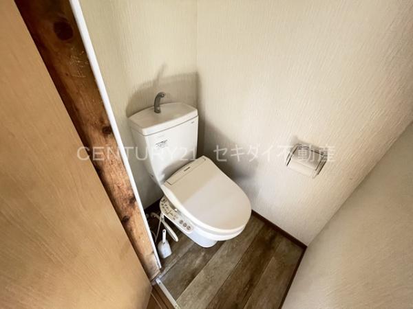 明美町2丁目平屋