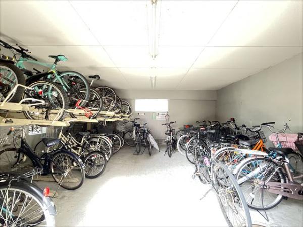 ドゥヴァンルパルク川村