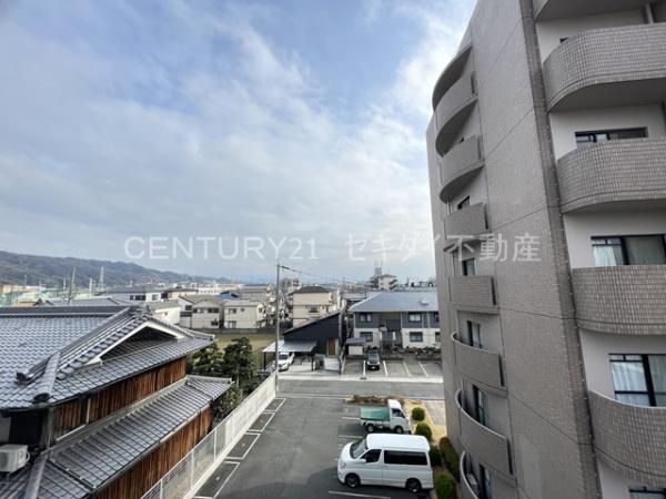 ドゥヴァンルパルク川村