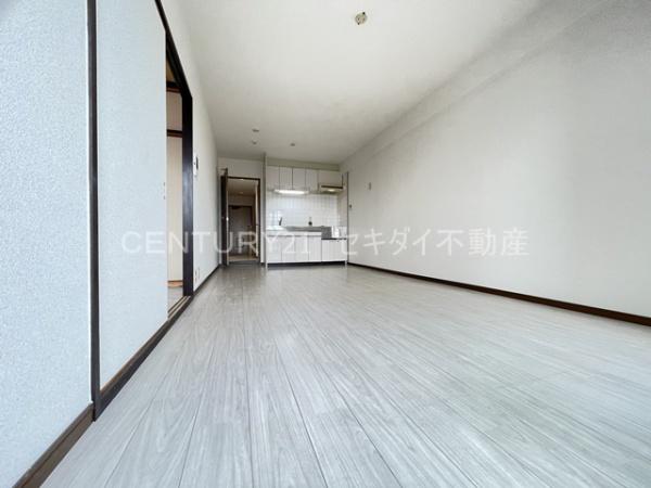 ドゥヴァンルパルク川村