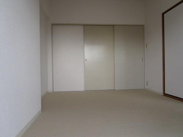 八尾市南植松町４丁目のマンション