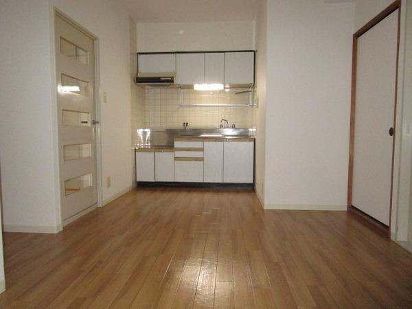 八尾市南植松町４丁目のマンション
