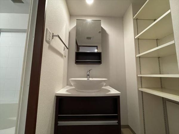 八尾市南植松町４丁目のマンション
