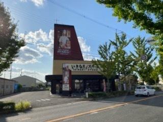 レオパレスロン(いきなりステーキ八尾店)