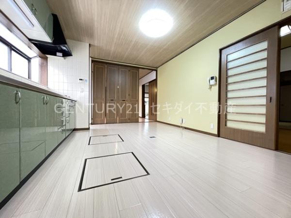 服部川3丁目戸建て