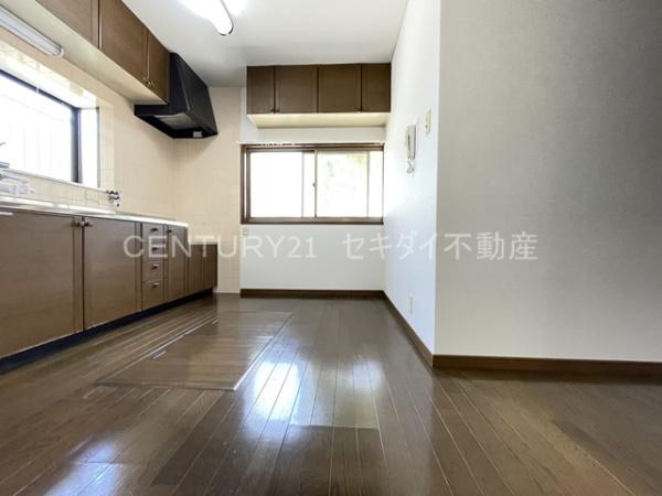 南植松町4丁目戸建て