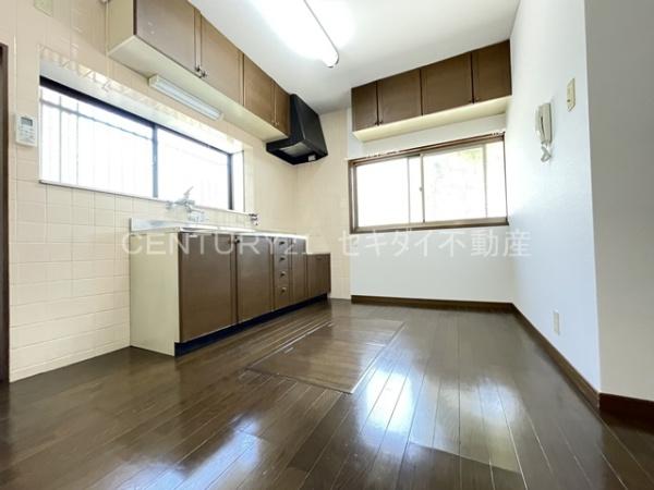 南植松町4丁目戸建て