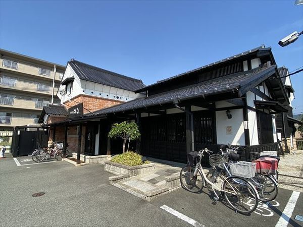 ステージ山本リュミエール(珈琲屋らんぷ八尾店)